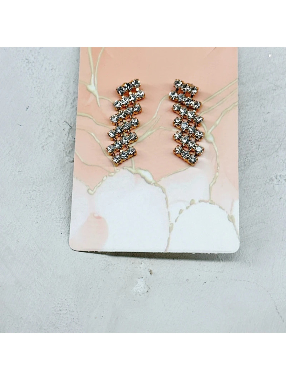 833mc. Goldtone Glass Earrings Vintage